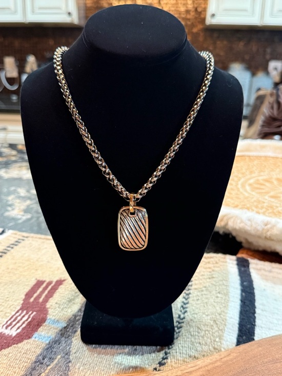 Jewelry - ✨ Unsigned Silver Tone Chain Necklace Textured Dog Tag Pendant Designer Inspired